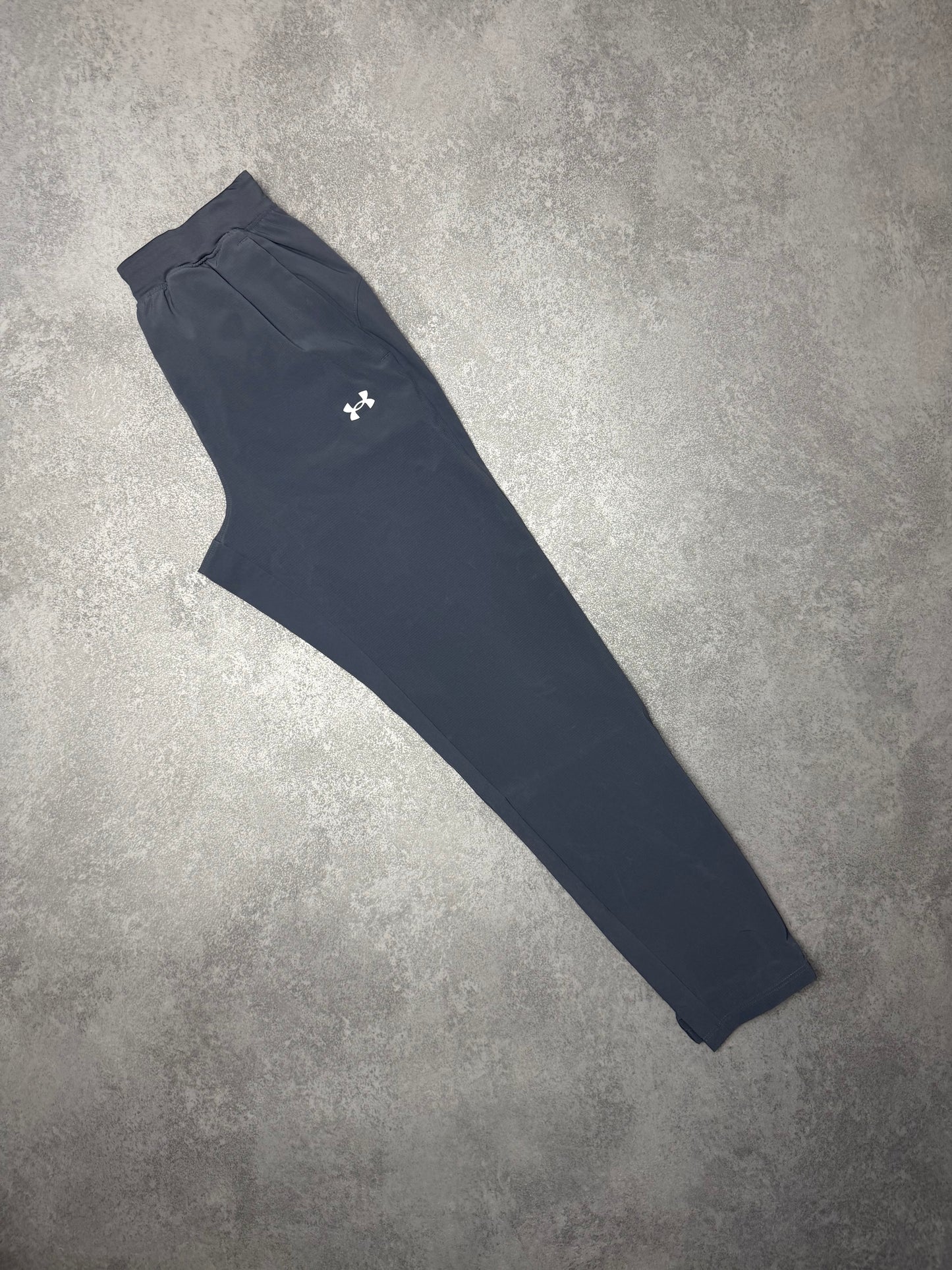 UNDER ARMOUR GREY PANTS