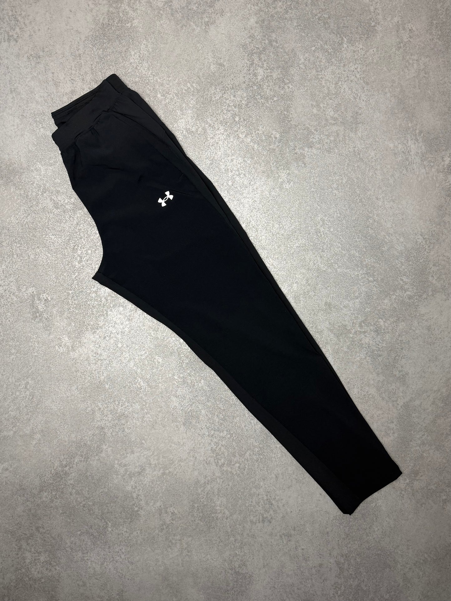 UNDER ARMOUR BLACK PANTS