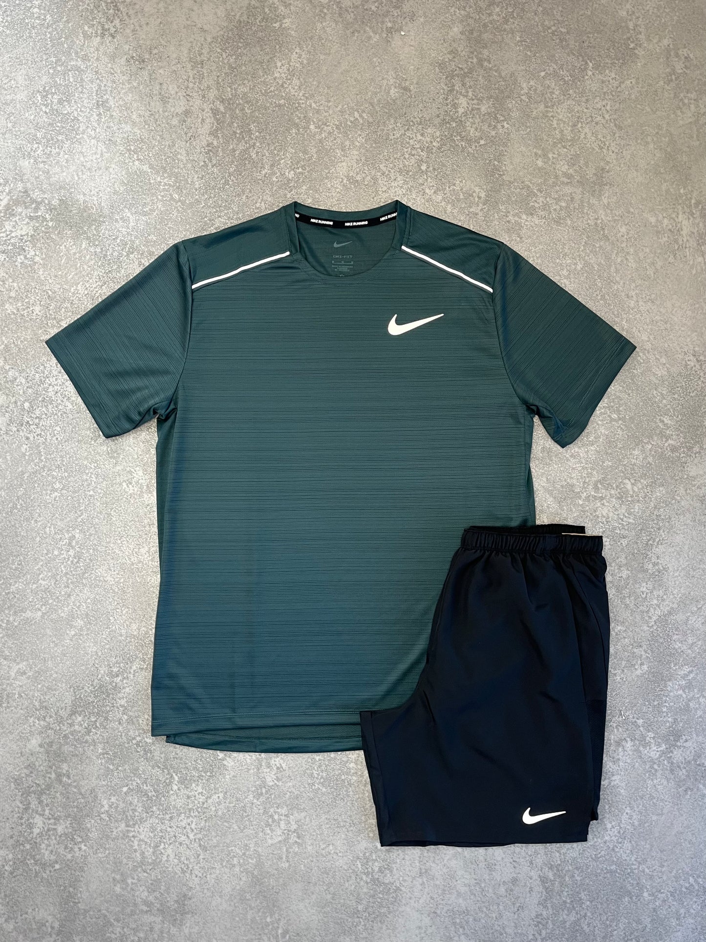 NIKE Jungle Green Miler Set