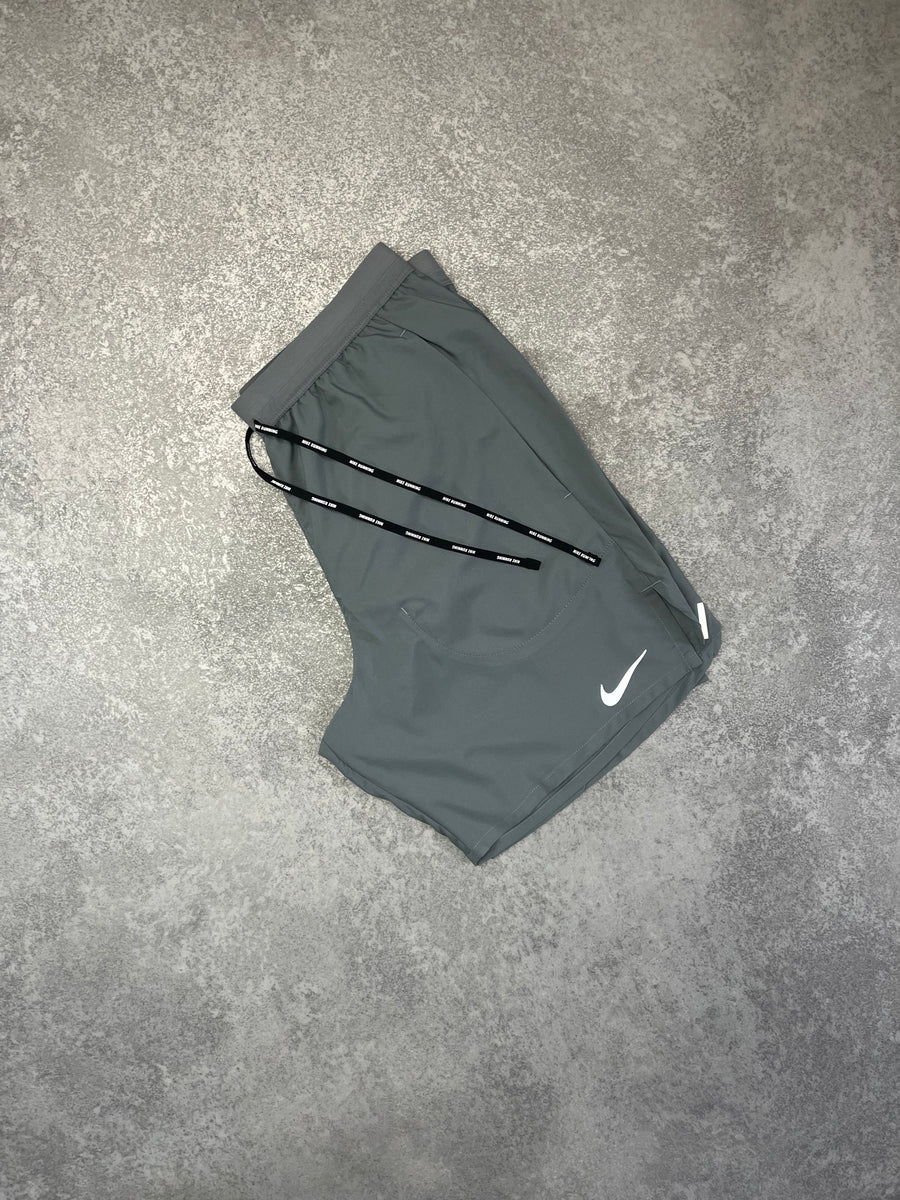 NIKE GREY FLEXSTRIDE SHORTS