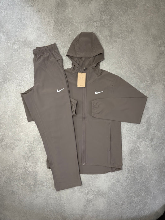 NIKE Chocolate Dri-Fit Repel SET